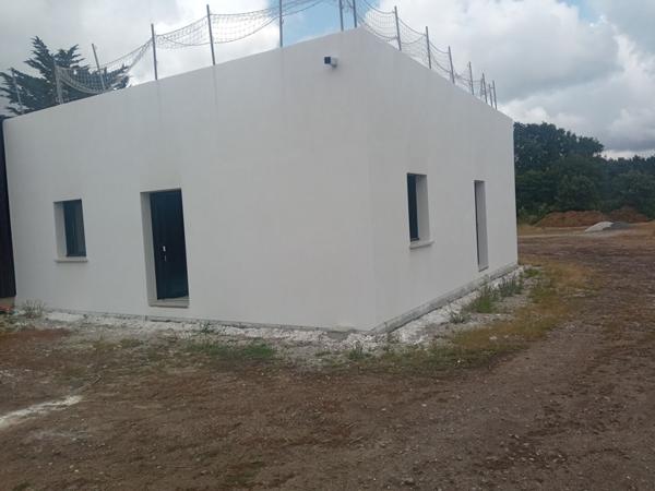 CHALLANS - A LOUER LOCAL ARTISANAL NEUF DE 100 m²