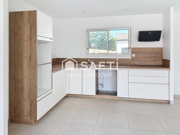 Villa R+1 avec garage sur parcelle de 175m2  2 chambres et une terrasse Portiragnes