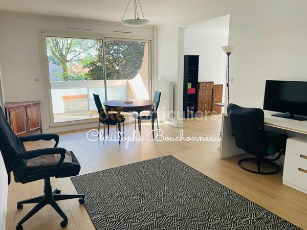 Vente
                Appartement75,9 m² - 3 Pièces -
                    CHOLET (49300)