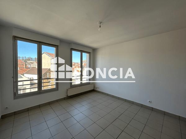 Location Appartement 2 pièces 46.71 m² - 6 PLACE DU MARECHAL LECLERC Chateau Thierry 02400