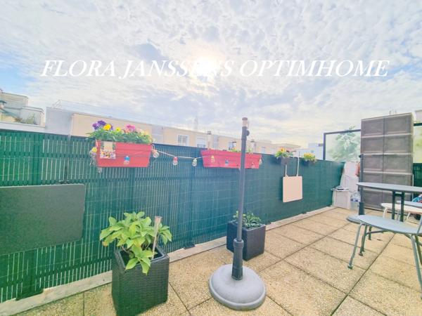 Appartement avec terrasse en duplex au calme, parking