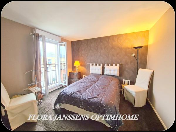 Appartement avec terrasse en duplex au calme, parking