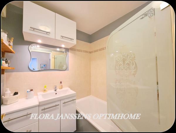 Appartement avec terrasse en duplex au calme, parking