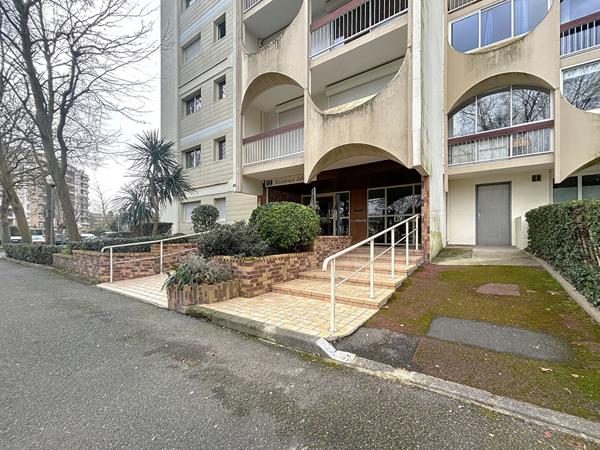 ANGERS SALPINTE - APPARTEMENT 3 CHAMBRES BALCON CAVE Angers