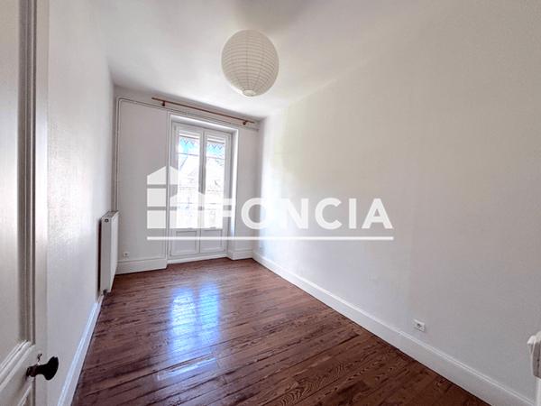 Location Appartement 5 pièces 136.3 m² - 2 AVENUE GEORGES FRIER Voiron 38500