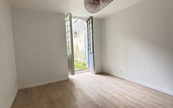 Appartement à louer    1 pièce •  Dax