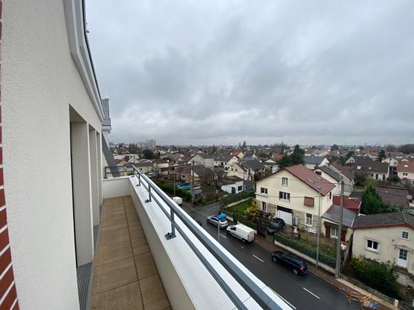 STUDIO - LE BLANC MESNIL -33.95 m2 habitables- 38.07m2 surface totale