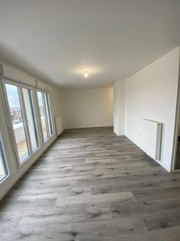 STUDIO - LE BLANC MESNIL -33.95 m2 habitables- 38.07m2 surface totale