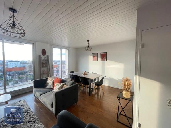 Appartement à louer 5 pièces 82.99m²