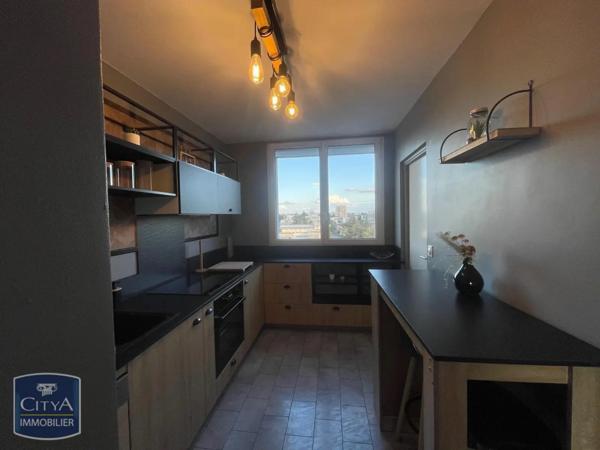 Appartement à louer 5 pièces 82.99m²