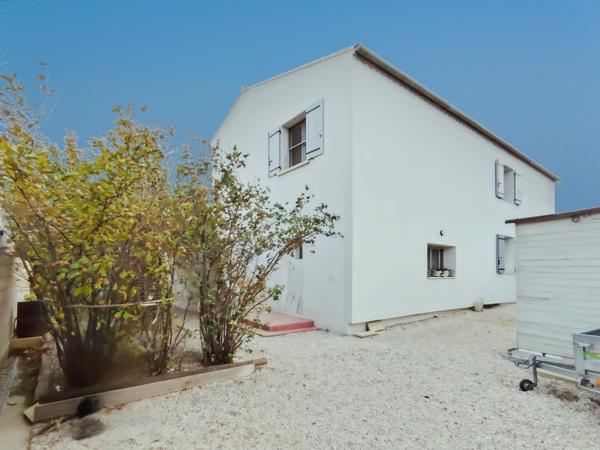 Montfaucon (30150) MAISON 3 LOGEMENTS 245 M²