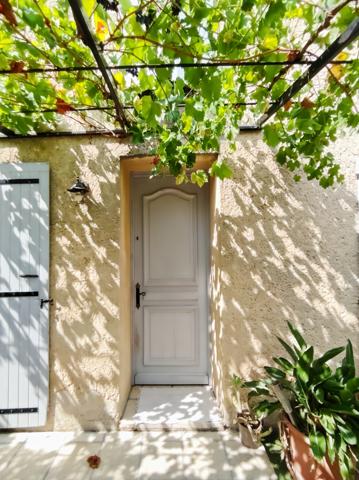 Montfaucon (30150) MAISON 3 LOGEMENTS 245 M²