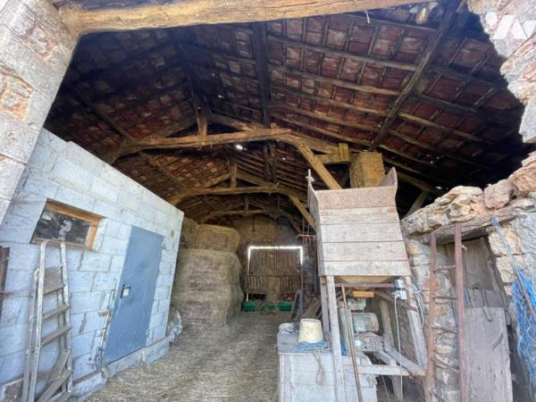 Corps de Ferme à rénover -JAZENEUIL