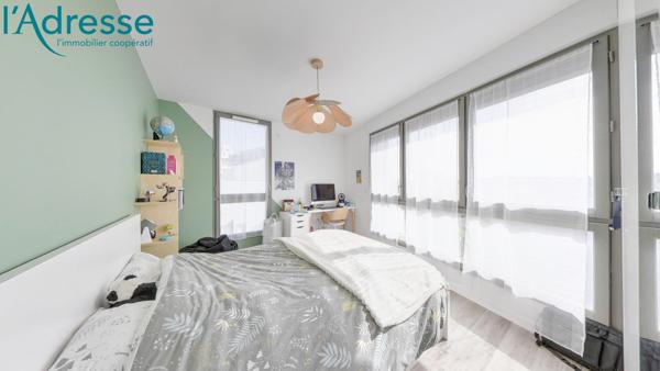 TRES RARE !! Appartement Noisy-le-grand 4 pièces dernier étage terrasse