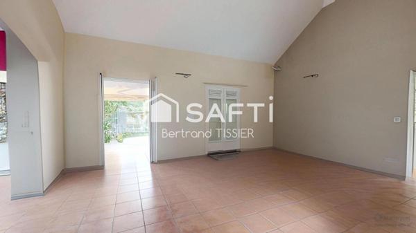 Maison, trois chambres, dépendance, piscine, jardin