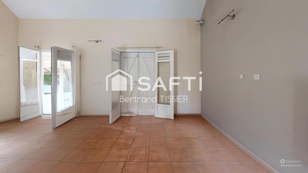 Maison, trois chambres, dépendance, piscine, jardin