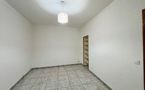 Maison à louer    4 pièces •  Vauvert