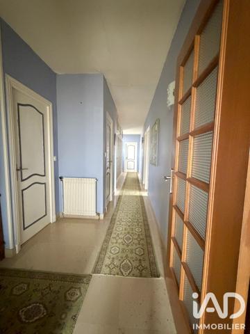 Maison à vendre 7 pièces 174,5 m² Saint-Amand-Montrond
