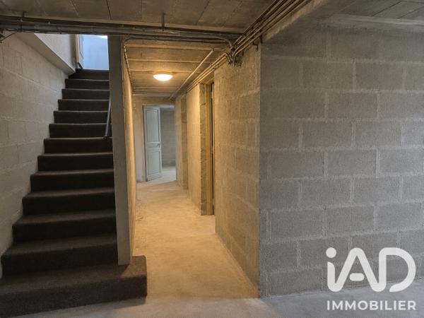 Maison à vendre 7 pièces 174,5 m² Saint-Amand-Montrond