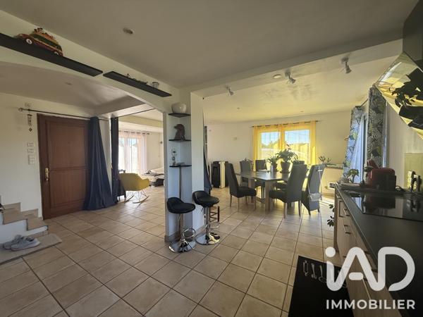 Maison à vendre 6 pièces 145 m² Saint-Rémy-en-Rollat