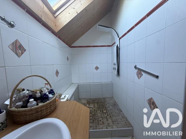 Maison à vendre 6 pièces 145 m² Saint-Rémy-en-Rollat