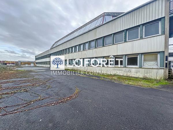 Achat bureau Bressuire - 2200 m² - 407 360 €