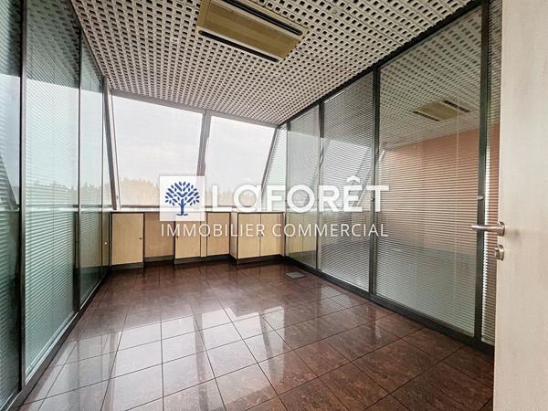 Achat bureau Bressuire - 2200 m² - 407 360 €