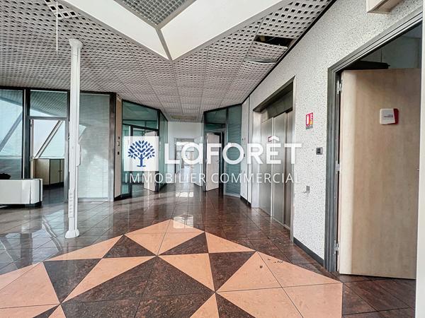 Achat bureau Bressuire - 2200 m² - 407 360 €