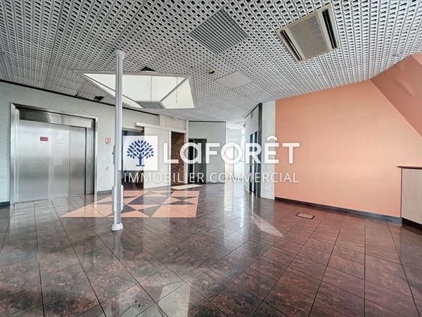 Achat bureau Bressuire - 2200 m² - 407 360 €