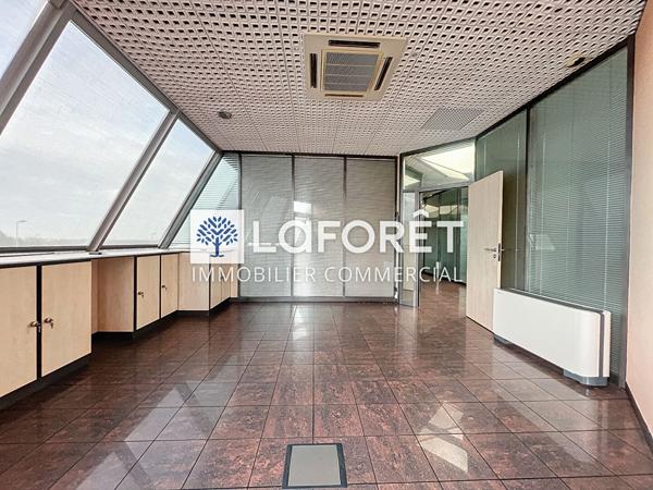 Achat bureau Bressuire - 2200 m² - 407 360 €