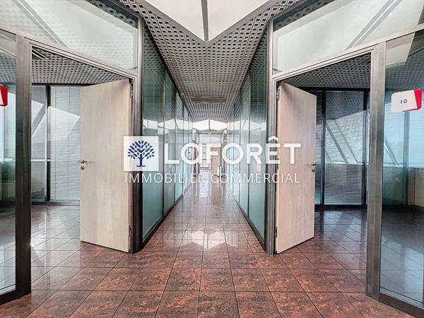 Achat bureau Bressuire - 2200 m² - 407 360 €