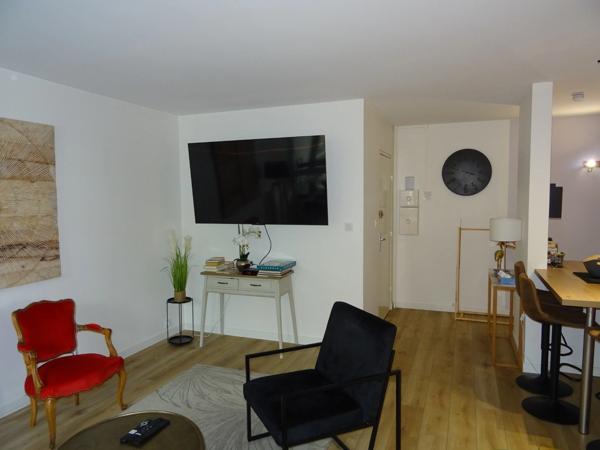LIMOGES SECTEUR OUEST ROSE DES VENTS TRES BELLE APPARTEMENT DE 86 M² 3 CHAMBRES 3 SALLES D'EAU 3 WC LOGGIA1