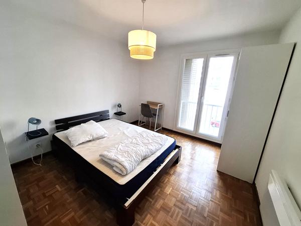 Appartement Marseille 1 pièce(s) 67.60 m2