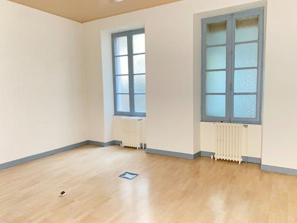 SAINTES HYPER CENTRE RIVE GAUCHE