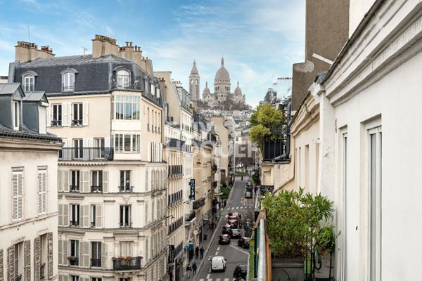 Bel appartement en duplex avec balcon - Vue Sacré Coeur et Tour Eiffel - 128 m2- Nouvelle Athènes 75009