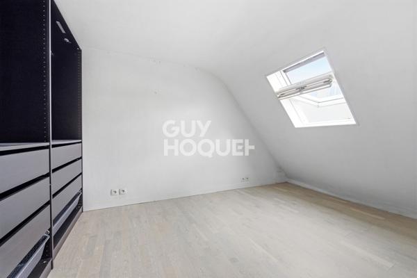 Bel appartement en duplex avec balcon - Vue Sacré Coeur et Tour Eiffel - 128 m2- Nouvelle Athènes 75009