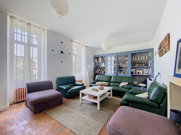A vendre, maison de 153m3, trois chambres, et studio indépendant en centre-ville de Segré