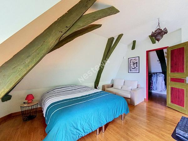 A vendre, maison de 153m3, trois chambres, et studio indépendant en centre-ville de Segré