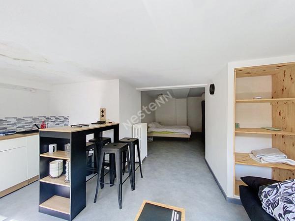 A vendre, maison de 153m3, trois chambres, et studio indépendant en centre-ville de Segré