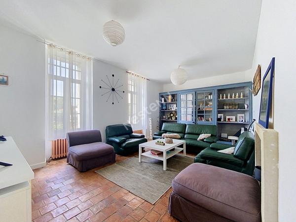 A vendre, maison de 153m3, trois chambres, et studio indépendant en centre-ville de Segré