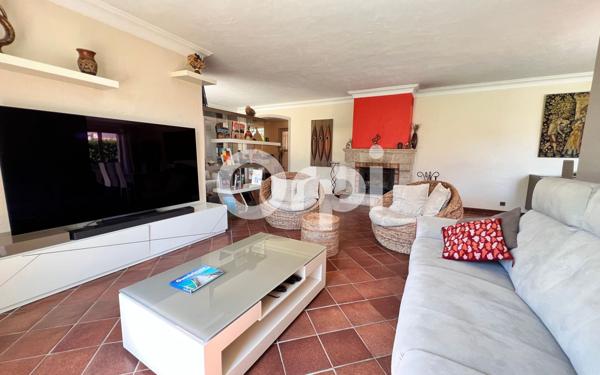 Maison à vendre    5 pièces •  Saint-Cézaire-sur-Siagne