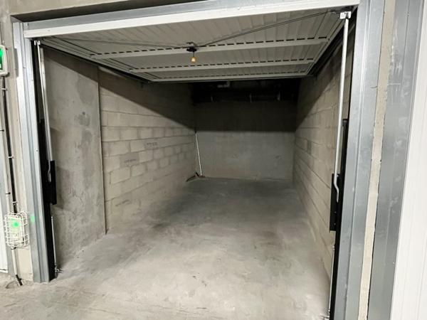 Parking à louer 96 € CC Lyon 14 m² DPE