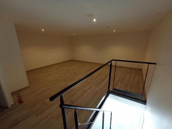 Local artisanal 105m²  sur 536m² de terrain à Pierrelatte 116 600HAI