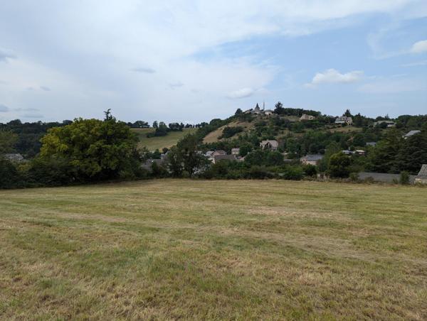 Grand terrain d'environ 2027 m² avec très belle vue sur Gages