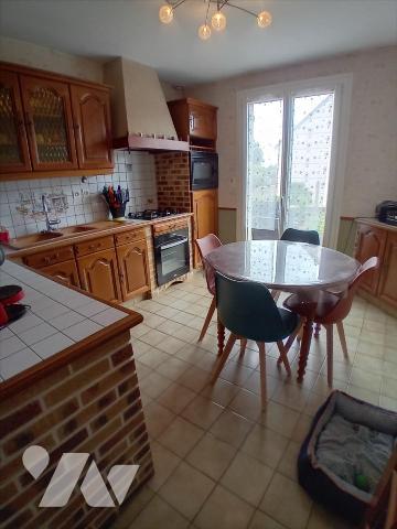 PARIGNE L'EVEQUE, pavillon de 1986 sur sous-sol total avec 2 chambres de plain-pied.