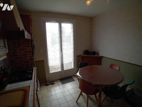 PARIGNE L'EVEQUE, pavillon de 1986 sur sous-sol total avec 2 chambres de plain-pied.