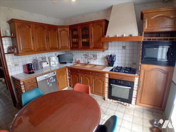 PARIGNE L'EVEQUE, pavillon de 1986 sur sous-sol total avec 2 chambres de plain-pied.