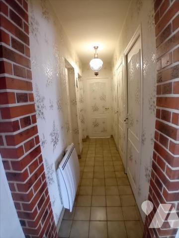 PARIGNE L'EVEQUE, pavillon de 1986 sur sous-sol total avec 2 chambres de plain-pied.