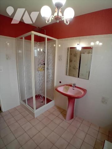 PARIGNE L'EVEQUE, pavillon de 1986 sur sous-sol total avec 2 chambres de plain-pied.