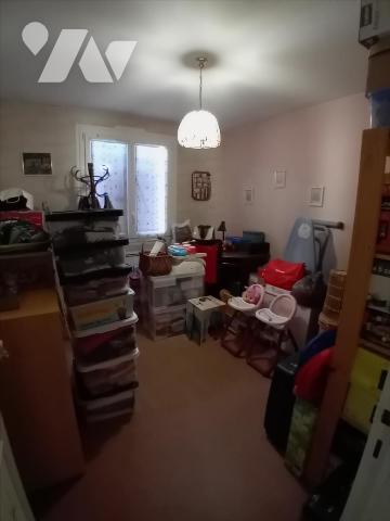 PARIGNE L'EVEQUE, pavillon de 1986 sur sous-sol total avec 2 chambres de plain-pied.